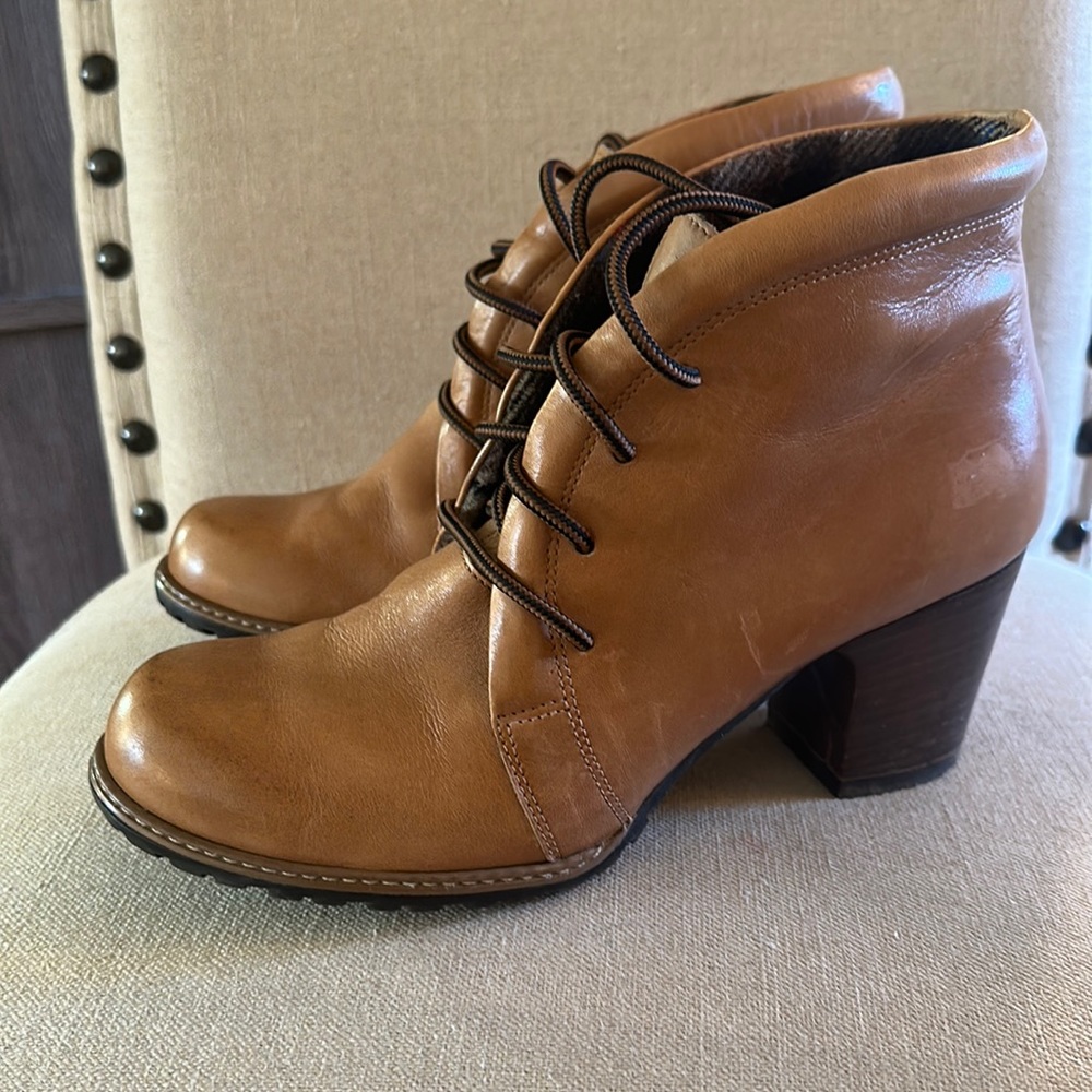 Rylko Women’s Leather Lace Up Heeled Boots Tan Size 7-7.5 (38)